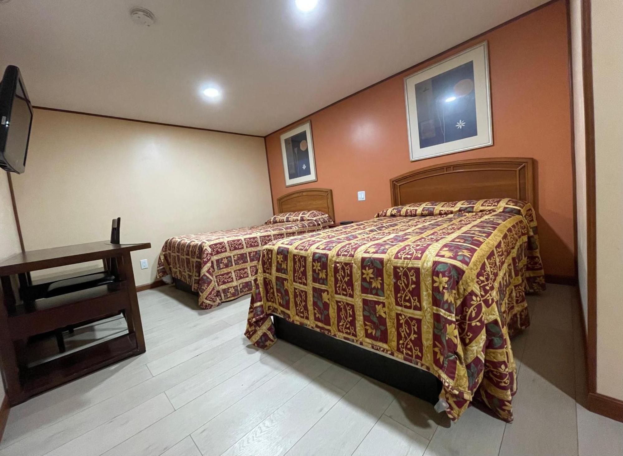 Travelers Motor Lodge North Smithfield Dış mekan fotoğraf